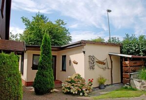 ruhig gelegene Ferienhäuser am Selliner See – Ferienhaus Charlotte mit Terrasse