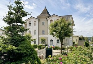 MR: Villa Wilhelmine Whg. 03 Kreidezimmer mit Balkon