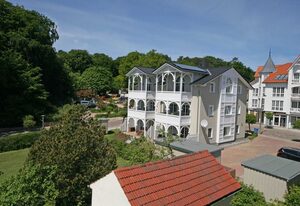MR: Villa Wilhelmine Whg. 03 Kreidezimmer mit Balkon
