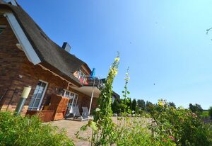 Reetdach-Ferienwohnungen 8 Kröning – 8a Reet-Hausteil  Sonnenkliff OG 3 Schlafzi.