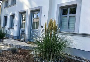 NEU: Ferienhaus mit Kamin, 2 Bäder, 2 SZ - am Wasser – Komfort Appartement - Jasmund