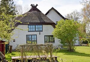 Ferienhaus und -wohnung unterm Reetdach in Woorke – Ferienhaus unterm Reetdach in Woorke