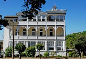 Ferienvilla im Stil der Bäderarchitektur – 02 Ferienwohnung Ostsee