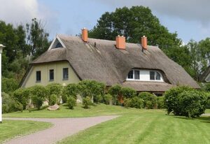 Reetdachhaus Malve 3 im Feriendorf Puddeminer Wiek – RMH Malve 3