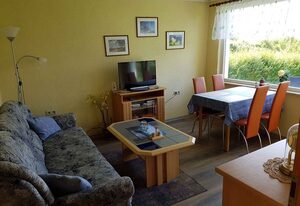 Ferienhaus mit Terrasse direkt am Wasser