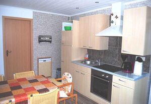 Ferienhaus mit Grillterrasse und Spielplatz