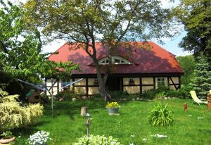 Ferienhaus mit Kaminofen, Terrasse und Blick in die Natur