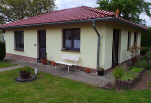 Ferienhaus mit Terrasse und Garten