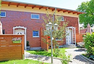 Ferienhaus zum Hafen in Altefähr – Ferienwohnung Luv (L)