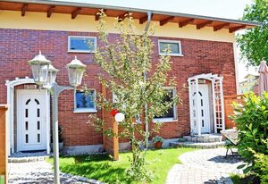 Ferienhaus zum Hafen in Altefähr – Ferienwohnung Luv (L)