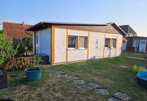 Bungalow mit kleiner Terrasse