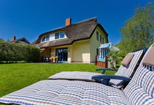 Reetdachhaus Eibe 2 mit Kamin Sauna WLan – DHH Eibe 2
