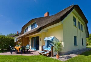 Reetdachhaus Eibe 2 mit Kamin Sauna WLan – DHH Eibe 2