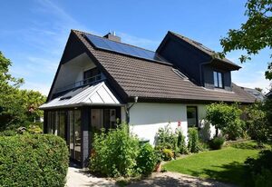 Haus Vereinsallee – Wohnen im Grünen für bis zu 8 Personen, im Zentrum von Büsum