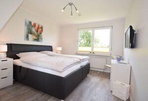 Haus Vereinsallee – Wohnen im Grünen für bis zu 8 Personen, im Zentrum von Büsum
