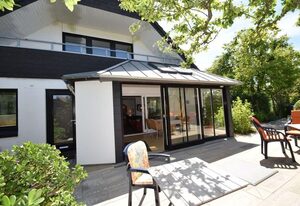 Haus Vereinsallee – Wohnen im Grünen für bis zu 8 Personen, im Zentrum von Büsum