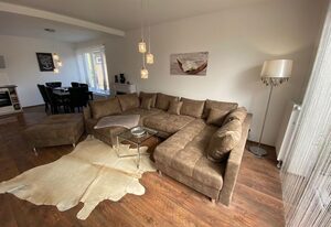 ROYAL OCEAN Premium Ferienhaus mit Whirlpool, Infrarotsauna, X-Box, Stellplatz – Traumhaftes Premium Ferienhaus Royal Ocean mit Sauna und Whirlpool