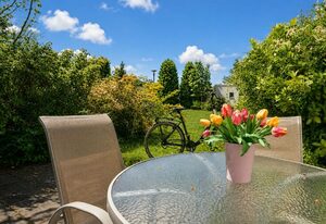 Stolteraa Ferienhaus 56 – Stilvolles Ferienhaus nahe Ostseestrand mit Terrasse und Kamin in Diedrichshagen