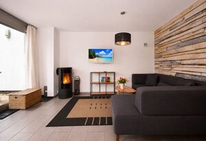 Stolteraa Ferienhaus 56 – Stilvolles Ferienhaus nahe Ostseestrand mit Terrasse und Kamin in Diedrichshagen