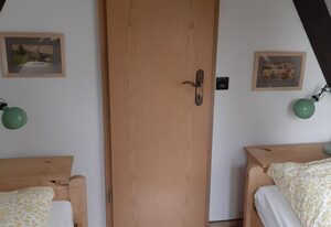 Ferienhaus Waldhaus – 4-Bett-Ferienhaus, Dusche/WC, Nichtraucher