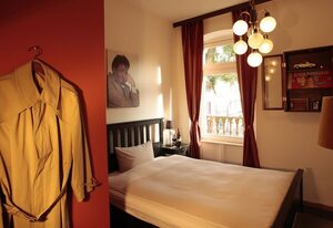 EIFELkrimihotel – Einzelzimmer, Krimithemenzimmer