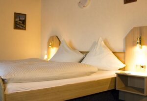 Zur Neroburg, Hotel Restaurant – Doppelzimmer Du/WC Standard ohne Frühstück