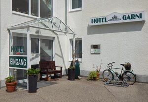 Am Brunnenplatz, Hotel Garni – Einzelzimmer Dusche/WC