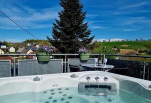 Wellnesshaus Dorfblick – Wellnesshaus mit Jacuzzi u.Infrarotkabine - neu