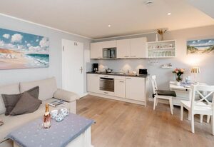 Kleine Buhne – Entspanntes Inselleben: Gemütliche Ferienwohnung in Wenningstedt auf Sylt