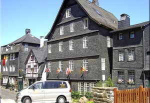 Hotel Graf Rolshausen – Doppelzimmer Dusche/WC