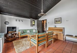 George Countryhouse