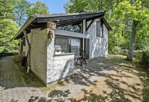 George Countryhouse