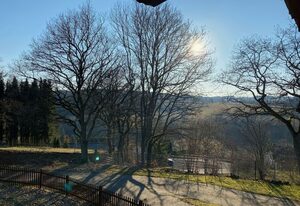 in Meiserich mit Terrasse und Garten