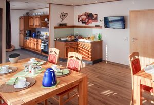 Gästezimmer u. Ferienwohnung Irene – Doppelzimmer Dusche/WC "Grüne Hölle"