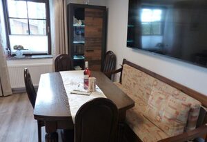 Eifel-Hügelhaus Plütscheid – 5-Bett-Ferienwohnung  Dusche/WC, 3 Schlafräume