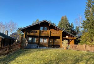 Chalet mit Garten, Grill und Terrasse