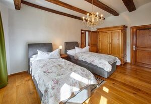Der Quellenhof, Ferienwohnungen – 6-Bett-Appartement HIRTENTURM, Dusche/WC