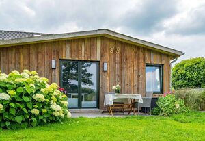 Karla: stilvolles Apartment mit Terrasse und Garten – Ferienapartment Karla