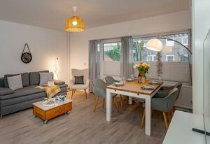 Hüs Wüf  - Schwimmbad und Sauna – Entspanntes Inselleben: Gemütliche Ferienwohnung in Westerland auf Sylt