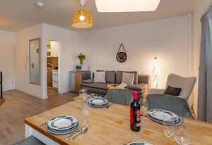 Hüs Wüf  - Schwimmbad und Sauna – Entspanntes Inselleben: Gemütliche Ferienwohnung in Westerland auf Sylt