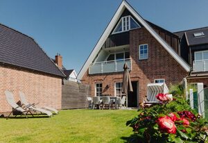 Bäum Hüs A – Platz für bis zu 6 Personen- Sylt auf hohem Niveau- unmittelbar am Meer.