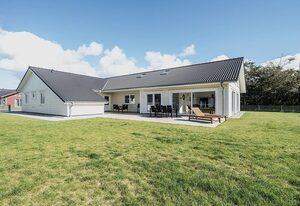 Nordseehaus für Gruppen - hell, modern, komfortabel – DAG-271 - Exklusives Holzhaus mit Sauna und Garten