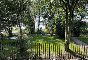 Großzügiges Ferienhaus mit großem Garten in Alleinlage – NIB-831 - Großzügiges Ferienhaus in Alleinlage (HT)