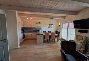 Halligwelt 18 - Ferienhaus mit Kamin, Sauna und Garten – DAG-909 - Komfortables Reihenhaus mit Kamin (HT)