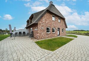 Reetgedecktes Wohlfühlhaus Nordseeloft 98b – DAG-896 - Gemütliche Doppelhaushälfte mit Sauna & Kamin