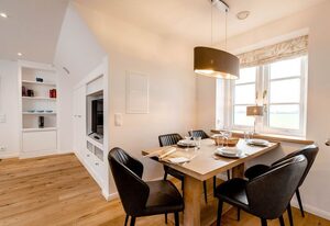 Käthe – Moderne -helle-ruhige- in den Wiesen liegende Ferienwohnung   auf Sylt