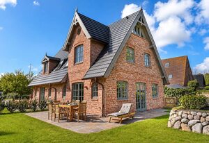 Haus Söl´ring Perle – Es gibt Häuser auf Sylt. Und es gibt Orte, die etwas mit Menschen machen. Die ,,Söl’ring Perl´´ gehört zu Letzterem.