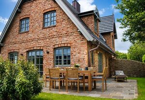 Haus Juwel von Wenningstedt – Moin und herzlich willkommen im ,,Juwel von Wenningstedt´´ - einem Haus für jene Tage auf Sylt, die sich irgendwann nicht mehr wie Urlaub anfühlen, sondern wie ein anderes, besseres Leben.