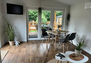 Tinyhouse Neila stilvolle &  moderne Auszeit am See | Natururlaub in Stuer, Mecklenburgische Seenplatte Klima, Grill