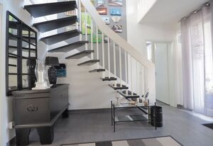 Biene's Nest – Komfortables Ferienhaus für bis zu 8 Personen und Hund mit Balkon und Terrasse